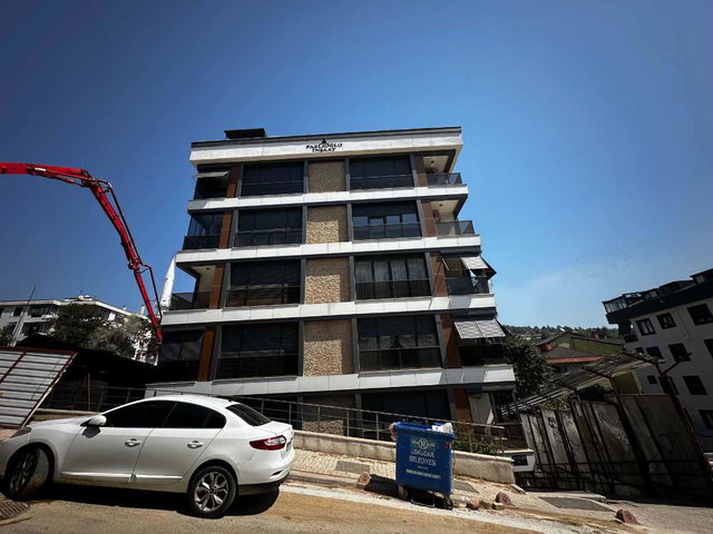 İÇİ ÖZEL MİMAR TARAFINDAN YAPILMIŞ METROBÜSE YAKIN DUBLEX DAİRE