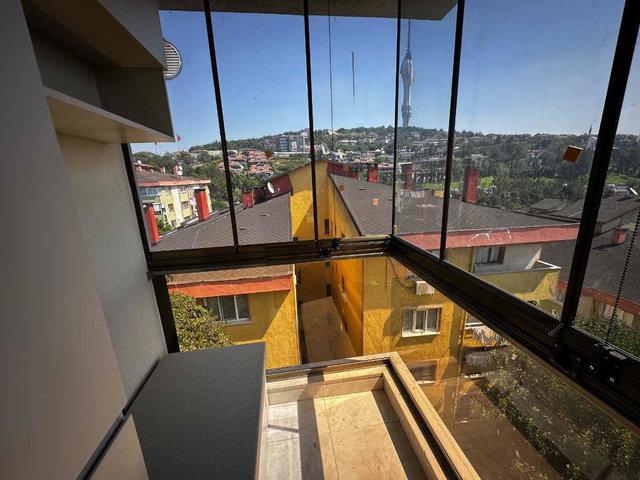 İÇİ ÖZEL MİMAR TARAFINDAN YAPILMIŞ METROBÜSE YAKIN DUBLEX DAİRE