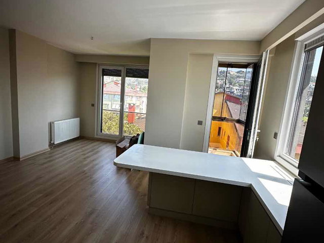 İÇİ ÖZEL MİMAR TARAFINDAN YAPILMIŞ METROBÜSE YAKIN DUBLEX DAİRE