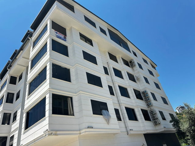 GENİŞ YAŞAM ALANI | CAM BALKONLU | MERKEZİ KONUMDA 1+1 SATILIK DAİRE