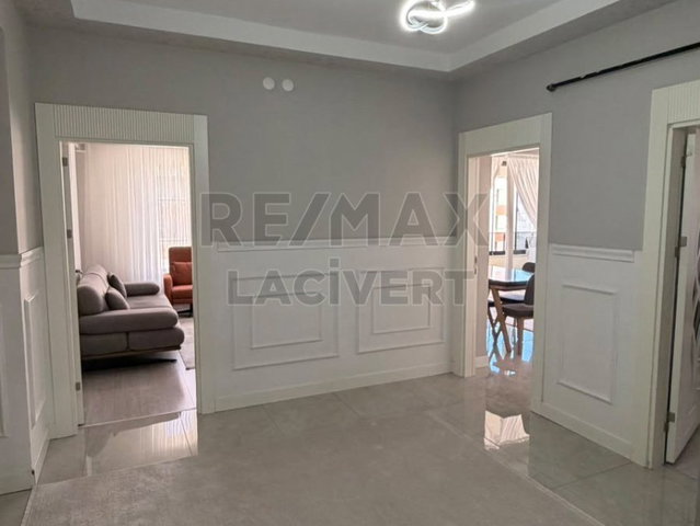 RE/MAX LACİVERT'TEN YILDIZKENT'TE SATILIK 4+1 DAİRE