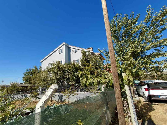 RE/MAX KIYI'DAN KUPON FIRSAT ! MERKEZİ KONUMDA EŞYALI VİLLA