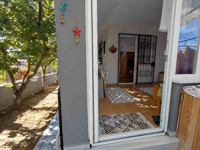 RE/MAX KIYI'DAN KUPON FIRSAT ! MERKEZİ KONUMDA EŞYALI VİLLA