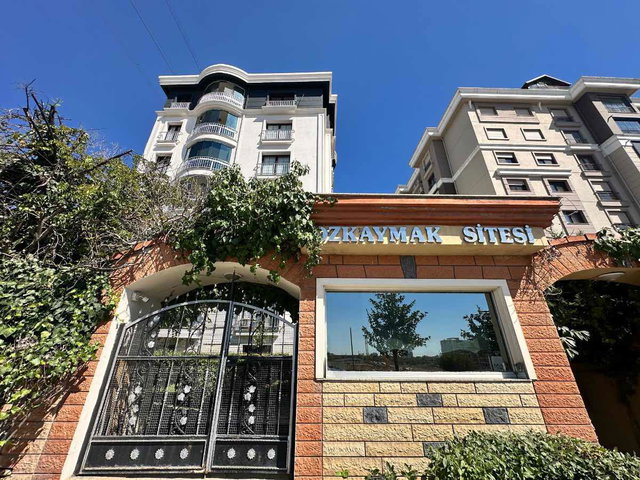 BAŞAKŞEHİR BAŞAK MAH 5.ETAP ÖZKAYMAK SİTE SATILIK 3+1DAİRE 215M2