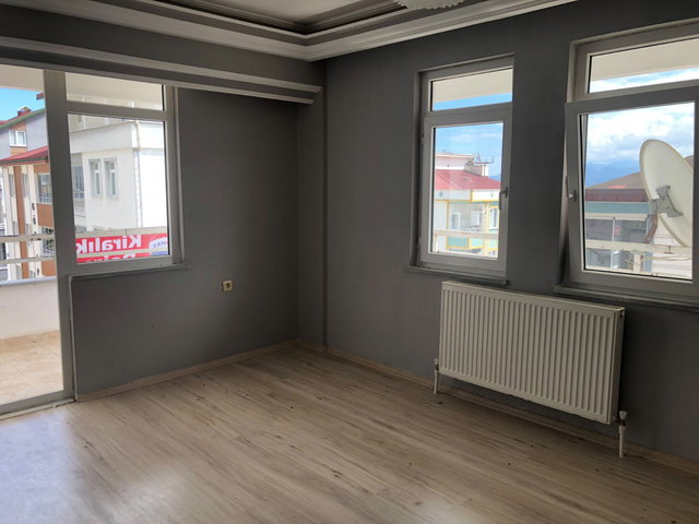 NİZAMETTİN MAHALLESİ’NDE ŞEHİR MANZARALI GENİŞ 3+1 KİRALIK DAİRE