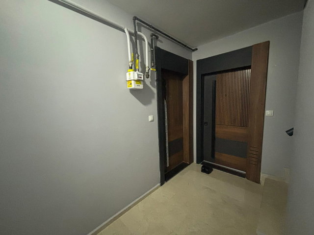 GÖLCÜK DUMLUPINAR’DA SIFIR 1+1 | BALKONLU | DOĞALGAZ KOMBİLİ | BOŞ KİRALIK DAİRE