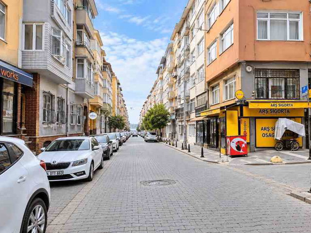 KADIKÖY RIHTIM DENİZE YÜRÜME MESAFESİNDE 120 M² 3+1 SATILIK DAİRE.