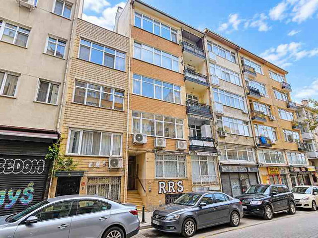 KADIKÖY RIHTIM DENİZE YÜRÜME MESAFESİNDE 120 M² 3+1 SATILIK DAİRE.