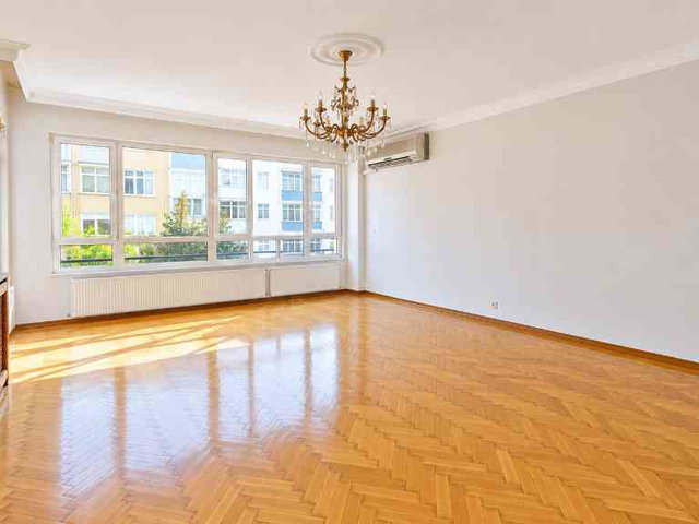 KADIKÖY RIHTIM DENİZE YÜRÜME MESAFESİNDE 120 M² 3+1 SATILIK DAİRE.