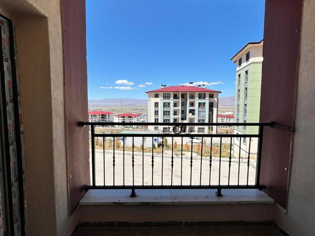 REMAX İLKE'DEN HİLALKENT YENİ TOKİ'DE 2+1 KİRALIK DAİRE