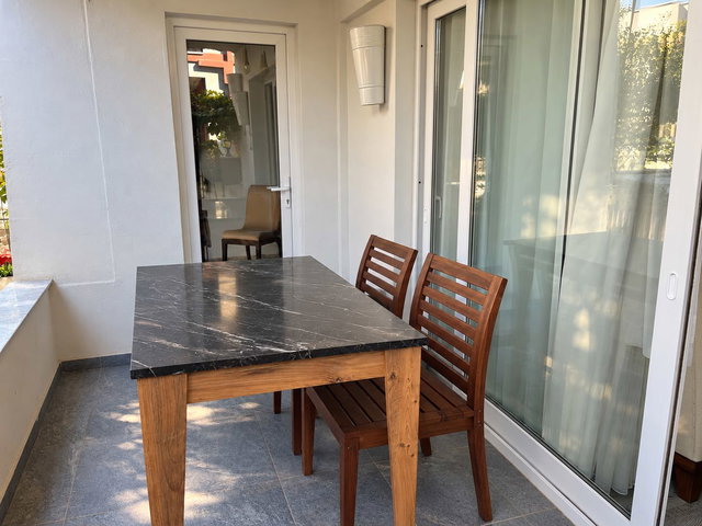 URLA ÇAMLIÇAY’DA 2+1, BALKONLU, DOĞALGAZ KOMBİLİ SATILIK DAİRE