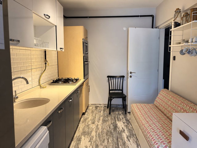 URLA ÇAMLIÇAY’DA 2+1, BALKONLU, DOĞALGAZ KOMBİLİ SATILIK DAİRE