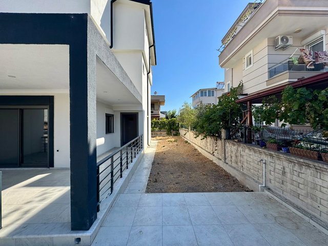 CUMHURİYET MAHALLESİNDE DENİZE YAKIN 3+1 İKİZ VİLLA