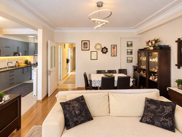 KARŞIYAKA SAHİLİNİN YANI BAŞINDA SATILIK 3+1 FIRSAT DAİRE