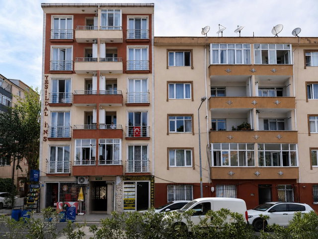 NUSRATİYE MAHALLESİNDE MERKEZİ KONUMDA 2+1 SATILIK DAİRE