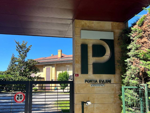 REMAX OYA DOĞAN ÇEKMEKÖY TERRA PORTIA 5+2 KİRALIK VİLLA