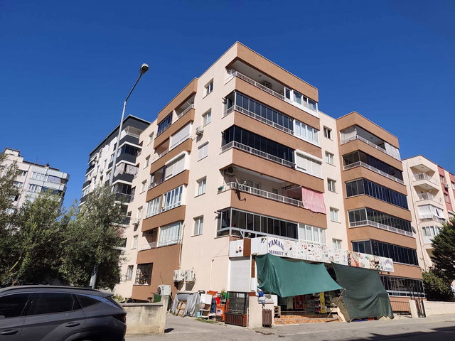 ALİAĞA MERKEZDE OTOPARKLI, ÇİFT BALKONLU GENİŞ  KİRALIK 3+1 DAİRE