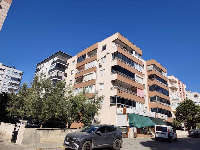 ALİAĞA MERKEZDE OTOPARKLI, ÇİFT BALKONLU GENİŞ  KİRALIK 3+1 DAİRE