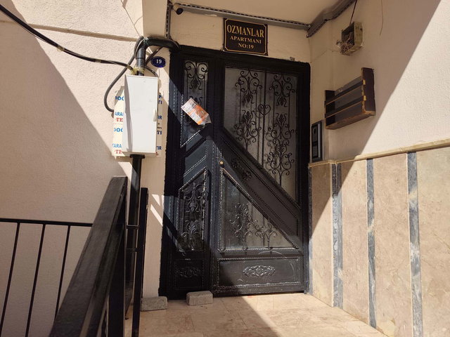 ALİAĞA MERKEZDE OTOPARKLI, ÇİFT BALKONLU GENİŞ  KİRALIK 3+1 DAİRE