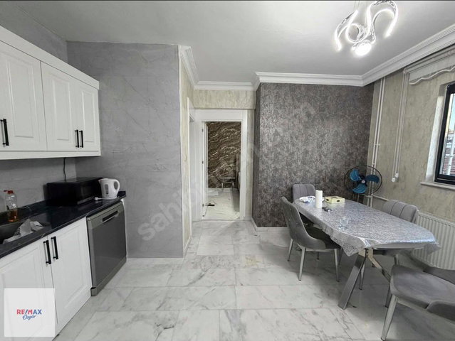 REMAX ÖZGÜR'DEN BATIKENT DE DUBLEX DAİRE