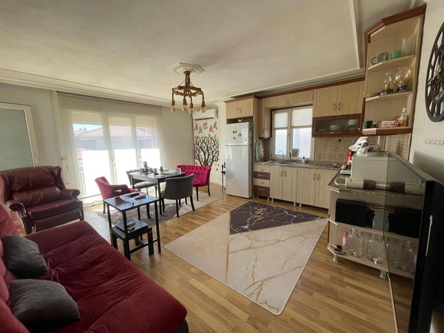 RE/MAX İNCİ'DEN AYVALIK KÜÇÜKKÖY BADAVUT YOLUNDA SATILIK 2+1 DAİRE