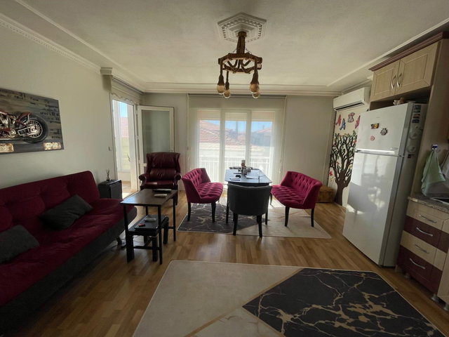 RE/MAX İNCİ'DEN AYVALIK KÜÇÜKKÖY BADAVUT YOLUNDA SATILIK 2+1 DAİRE