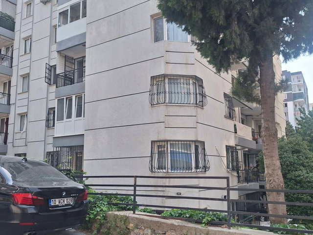 DOKUZ EYLÜL ÜNIVERSITE KARŞISI FUUL TADILATLI SATILIK 3+1 DAIRE