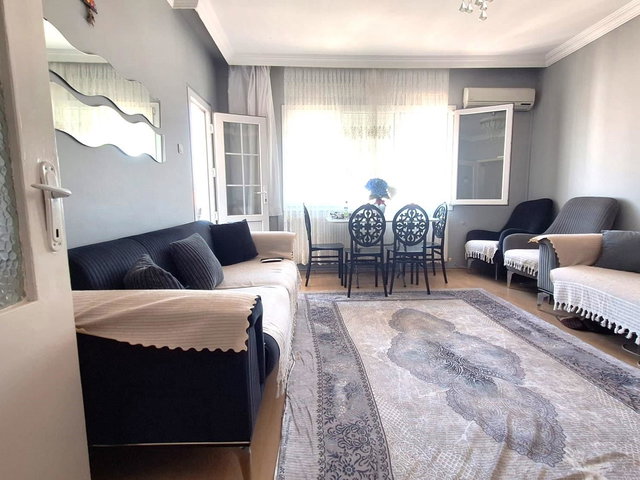 İZMIR BUCA'DA D.GAZLI,KAPALI MUTFAK SATILIK 2+1 DAIRE