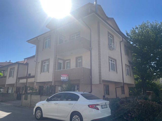 REMAX MAVİ MERT CAN DOĞANAY'DAN ARABACIALANI KİRALIK 2+1 DAİRE