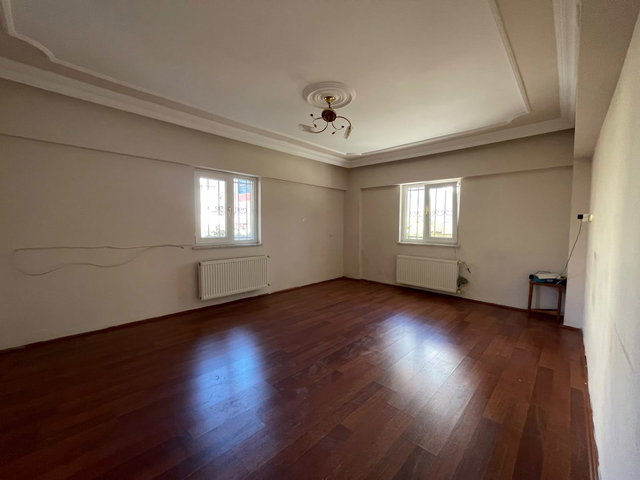 REMAX MAVİ MERT CAN DOĞANAY'DAN ARABACIALANI KİRALIK 2+1 DAİRE