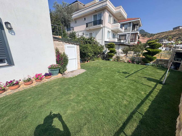 FOÇA M.K. ATATÜRK MAH’DE 2018 YAPIMI 4+2, 210 M², ÇİFT MUTFAKLI 3 KATLI VİLLA