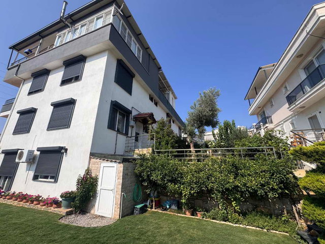 FOÇA M.K. ATATÜRK MAH’DE 2018 YAPIMI 4+2, 210 M², ÇİFT MUTFAKLI 3 KATLI VİLLA