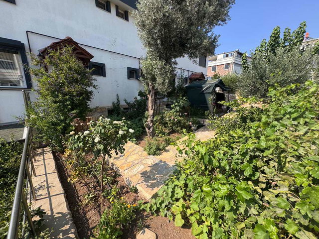 FOÇA M.K. ATATÜRK MAH’DE 2018 YAPIMI 4+2, 210 M², ÇİFT MUTFAKLI 3 KATLI VİLLA