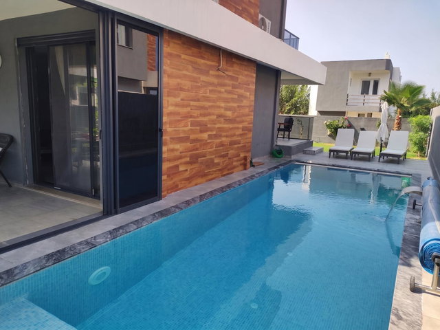 ÇEŞME ILDIR LOVİNG VİLLAGE’DA/DENİZE 300 METRE/3+1 TAM MÜSTAKIL/HAVUZLU VILLA