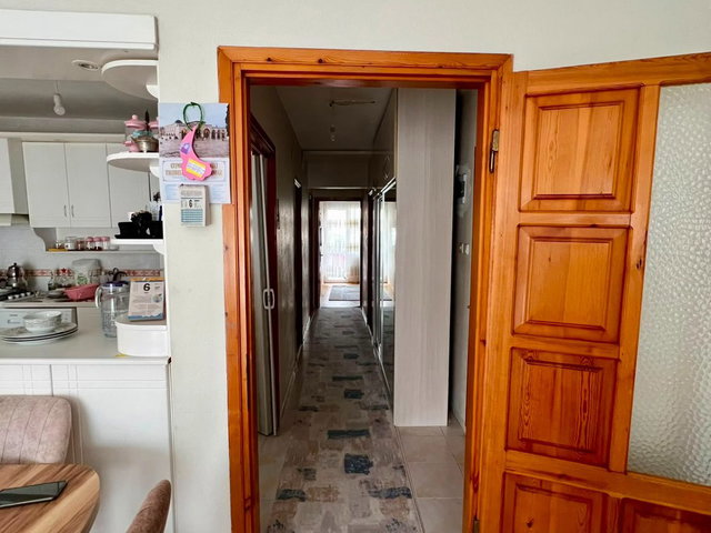 ÇEŞME'NIN EN GÖZDE MAHALLESI MUSALLA'DA DOĞALGAZI KAPIDA 2+1 BAKIMLI DAIRE
