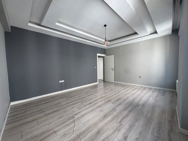 VADİ İZMİT SİTESİ’NDE 2+1 BALKONLU ARA KAT DAİRE