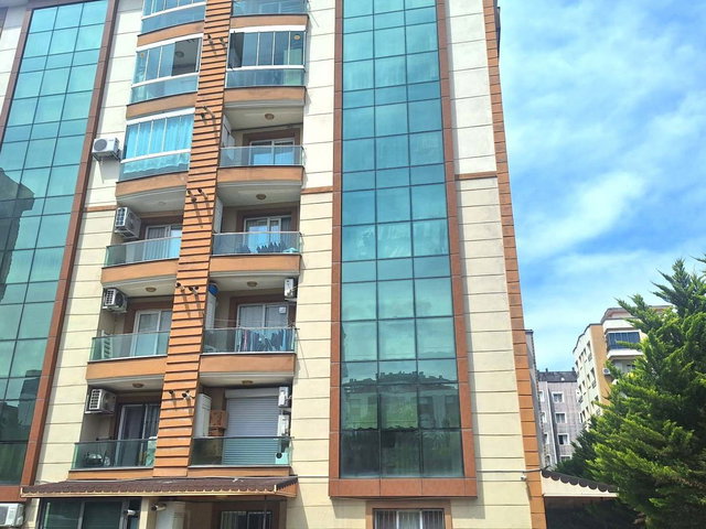 BUCA YILDIZ METRO DURAĞI YANINDA SİTE İÇİ SATILIK 2+1 DAİRE