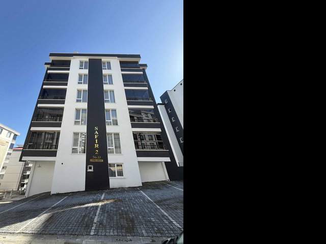 TRAMVAYA YOLUNA 300 METRE SIFIR EŞYALI SIFIR 1+1