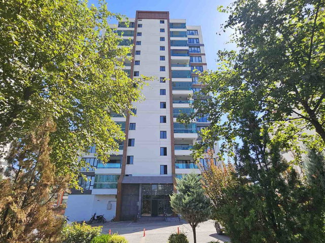 YEDİİKLİM OKULLARI ARKASI SERİN RAMADA SİTESNDE KİRALK 3+1 DAİRE