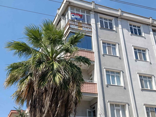 DERİNCE 60 EVLER'DE YENİLENMİŞ D-100 SAHİLE YAKIN FIRSAT DAİRE