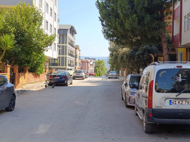DERİNCE 60 EVLER'DE YENİLENMİŞ D-100 SAHİLE YAKIN FIRSAT DAİRE