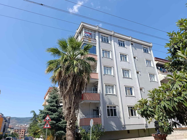 DERİNCE 60 EVLER'DE YENİLENMİŞ D-100 SAHİLE YAKIN FIRSAT DAİRE