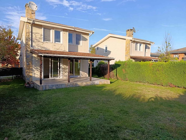 SAPANCA KIRKPINAR 100 M2 MÜSTAKİL BAHÇELİ KİRALIK VİLLA