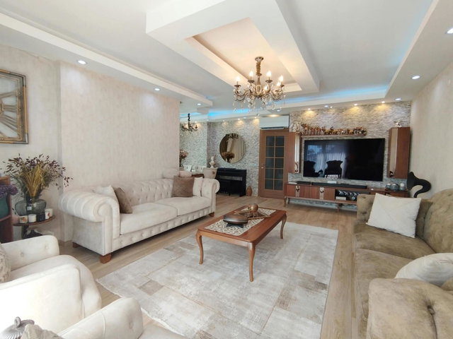 KONYAALTI PINARBAŞI’NDA HAVUZLU SİTEDE 3+1 SATILIK DAİRE