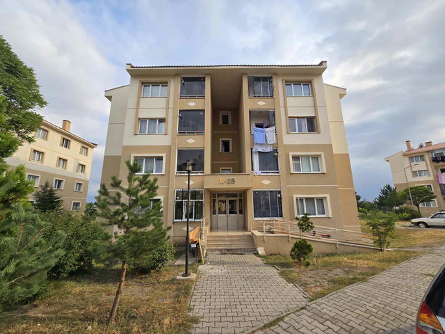 REMAX DEM'DEN TAKASA AÇIK KAVAKYOLU 1.ETAP TOKİ 2+1 SATILK DAİRE