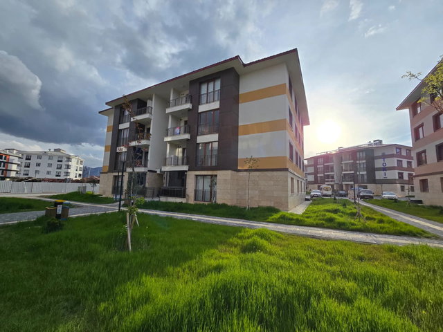 REMAX DEM'DEN KIZILAY TOKİ BORÇSUZ 2+1 FIRSAT DAİRE