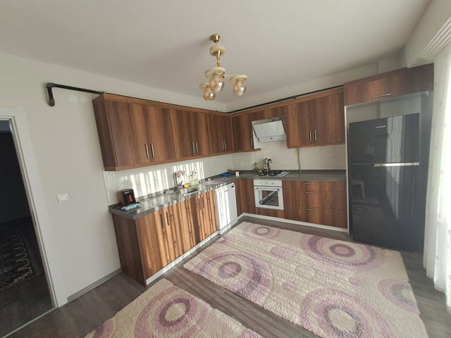 92 HELVACI’DA FULL EŞYALI, EBEVEYN BANYOLU 2+1 KİRALIK DAİRE