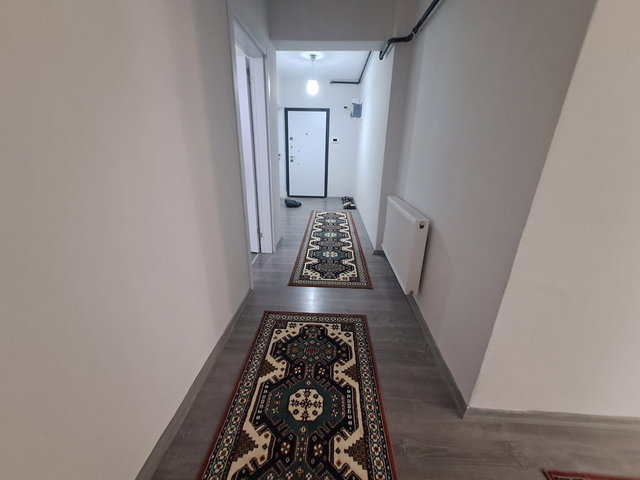 92 HELVACI’DA FULL EŞYALI, EBEVEYN BANYOLU 2+1 KİRALIK DAİRE