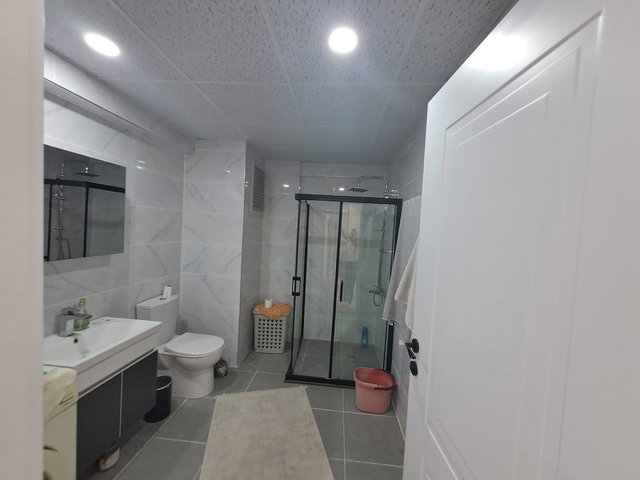92 HELVACI’DA FULL EŞYALI, EBEVEYN BANYOLU 2+1 KİRALIK DAİRE