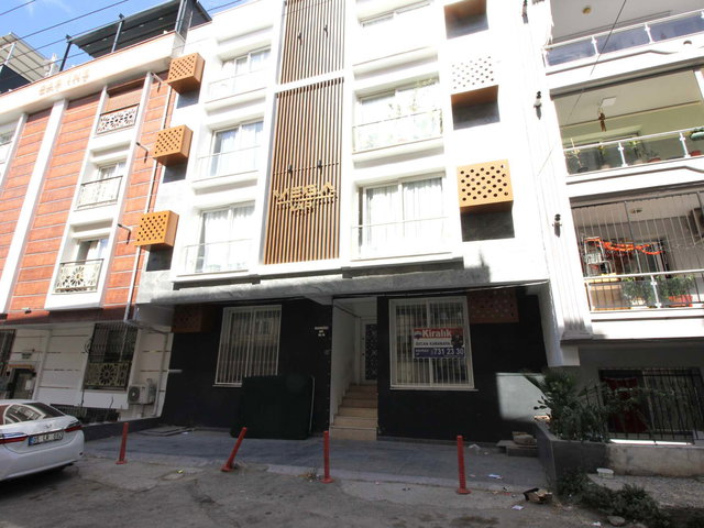 BUCA ADATEPE ÜNIVERSITEYE YAKIN 1+1 KIRALIK DAIRE